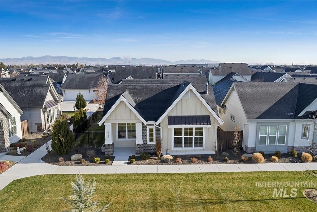 Photo of 6230 N Bolsena Ln, Meridian, ID 83646 (MLS # 98969029)