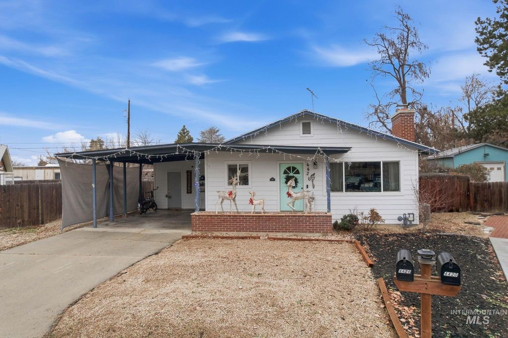 Photo of 4426 W Clark Cir, Boise, ID 83705 (MLS # 98969421)