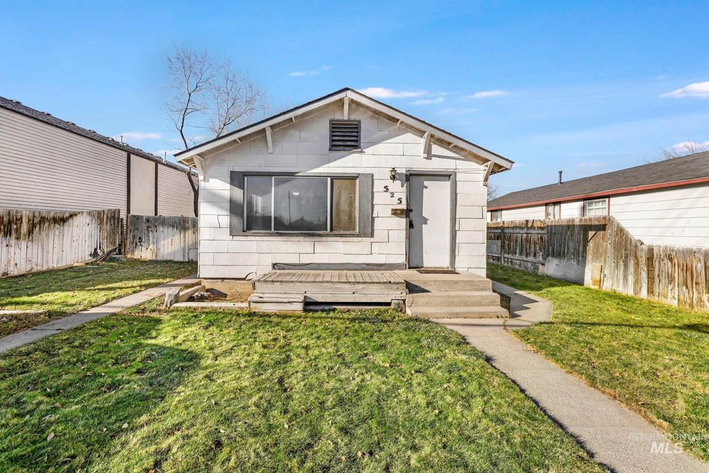 Photo of 525 Adams St, Twin Falls, ID 83301 (MLS # 98969853)