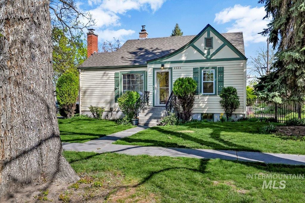 Photo of 2520 W Pleasanton Ave, Boise, ID 83702 (MLS # 98983237)