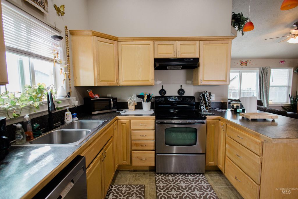 Photo of 151 NE Malad Ct, Mountain Home, ID 83647 (MLS # 98978951)