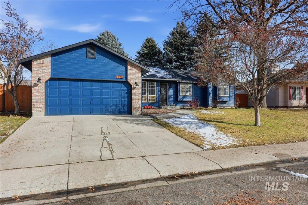 Photo of 1378 N Trail Creek Way, Eagle, ID 83616 (MLS # 98980092)