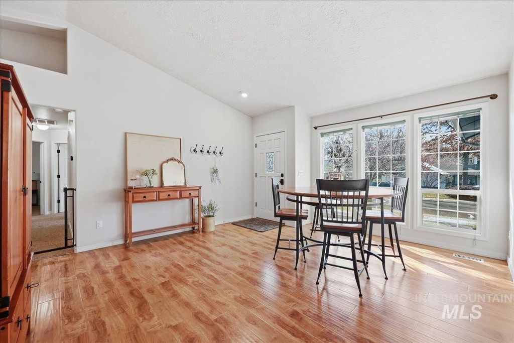 Photo of 1378 N Trail Creek Way, Eagle, ID 83616 (MLS # 98980092)