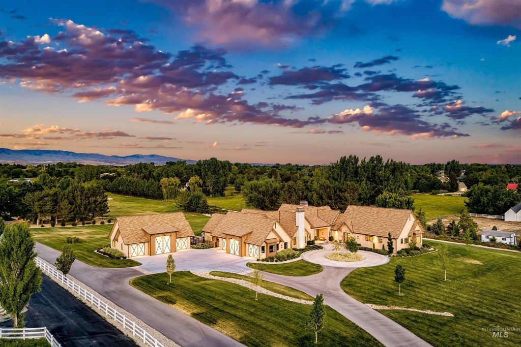 Photo of 3885 W Gray Teal Ln, Eagle, ID 83616 (MLS # 98991655)