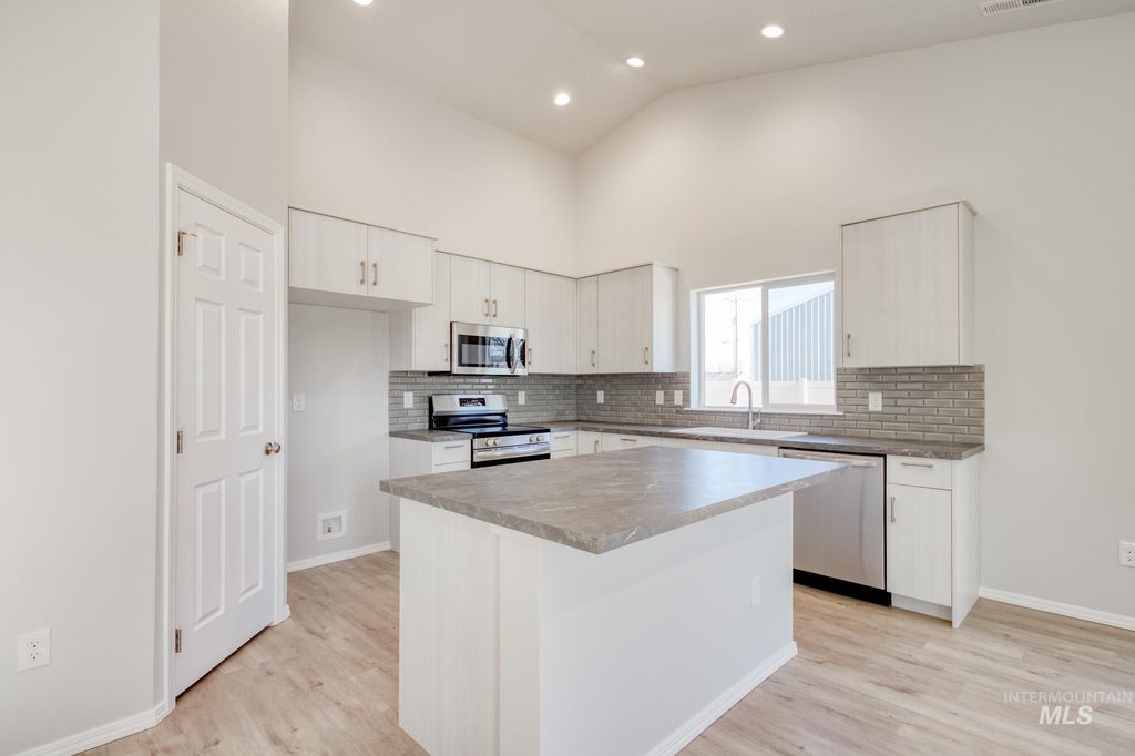 Photo of 1707 N Birch St, Jerome, ID 83338 (MLS # 98973290)