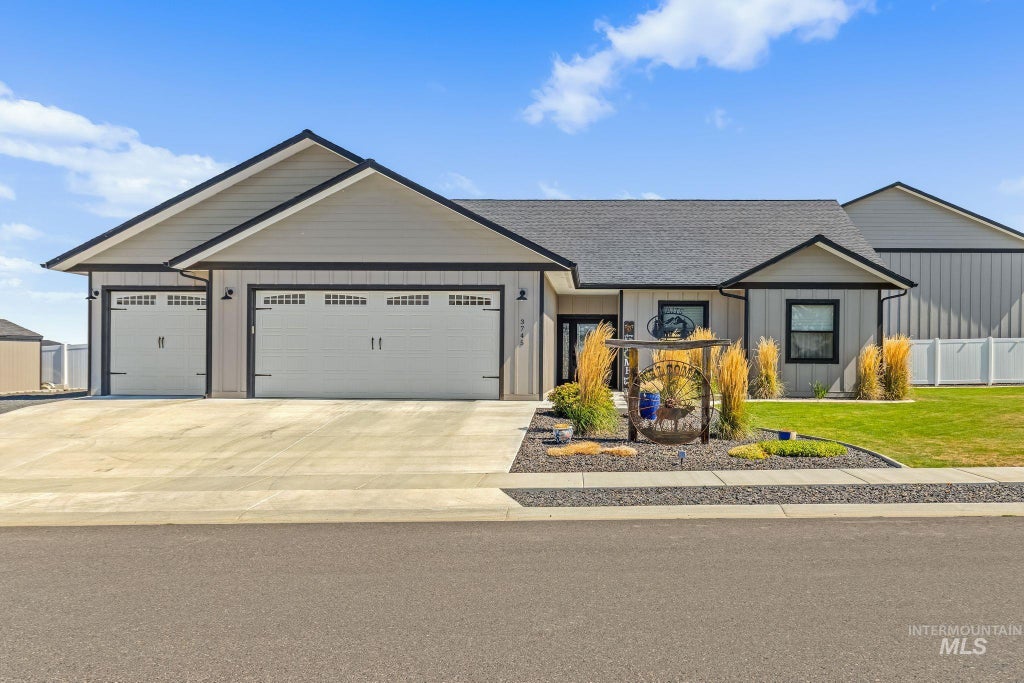 Photo of 3745 Skyview Drive, Lewiston, ID 83501 (MLS # 98999309)