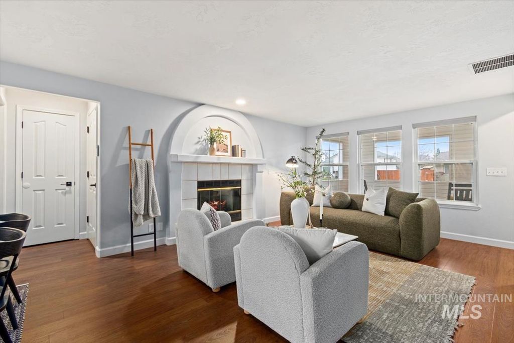 Photo of 2948 W Gemstone Dr, Meridian, ID 83646 (MLS # 98971131)