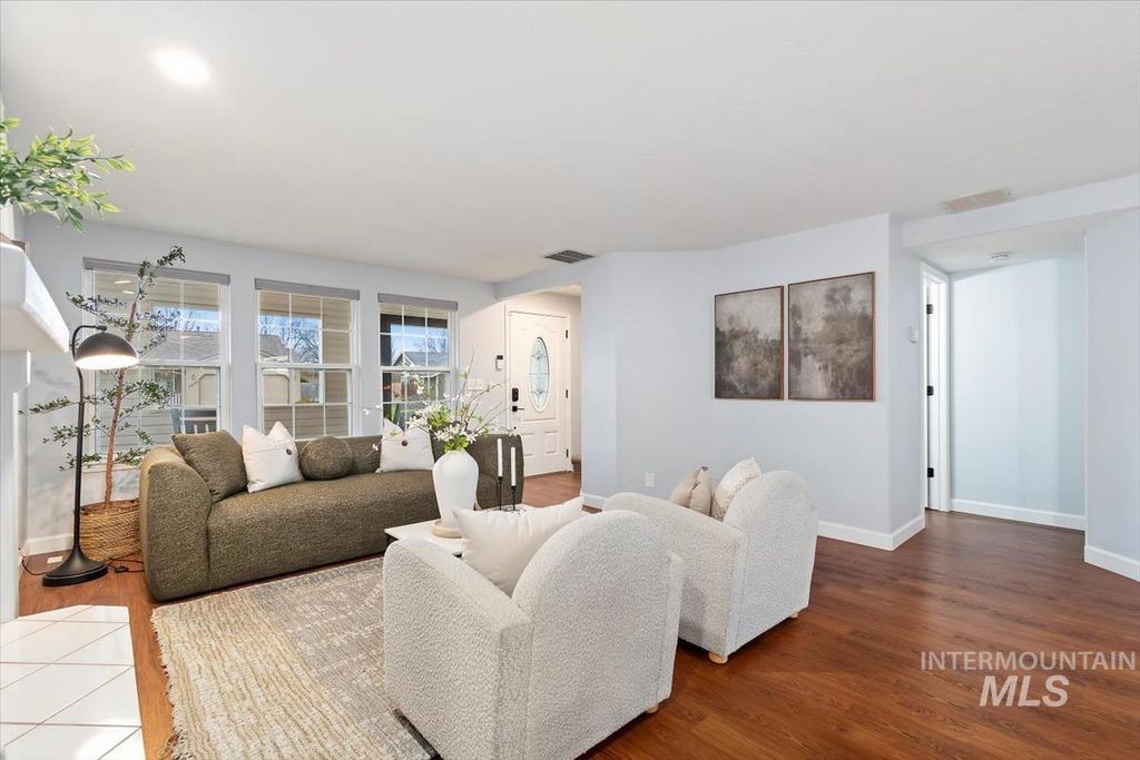 Photo of 2948 W Gemstone Dr, Meridian, ID 83646 (MLS # 98971131)