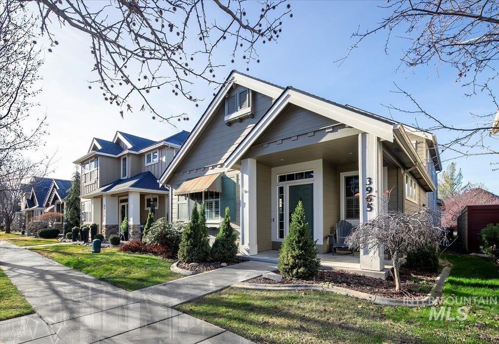 Photo of 3965 N Heritage View Ave, Meridian, ID 83646 (MLS # 98970771)