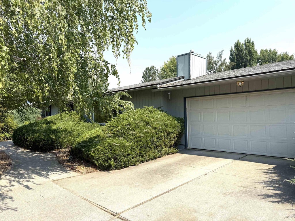 Photo of 1324 Ponderosa DR, Moscow, ID 83843 (MLS # 98996164)