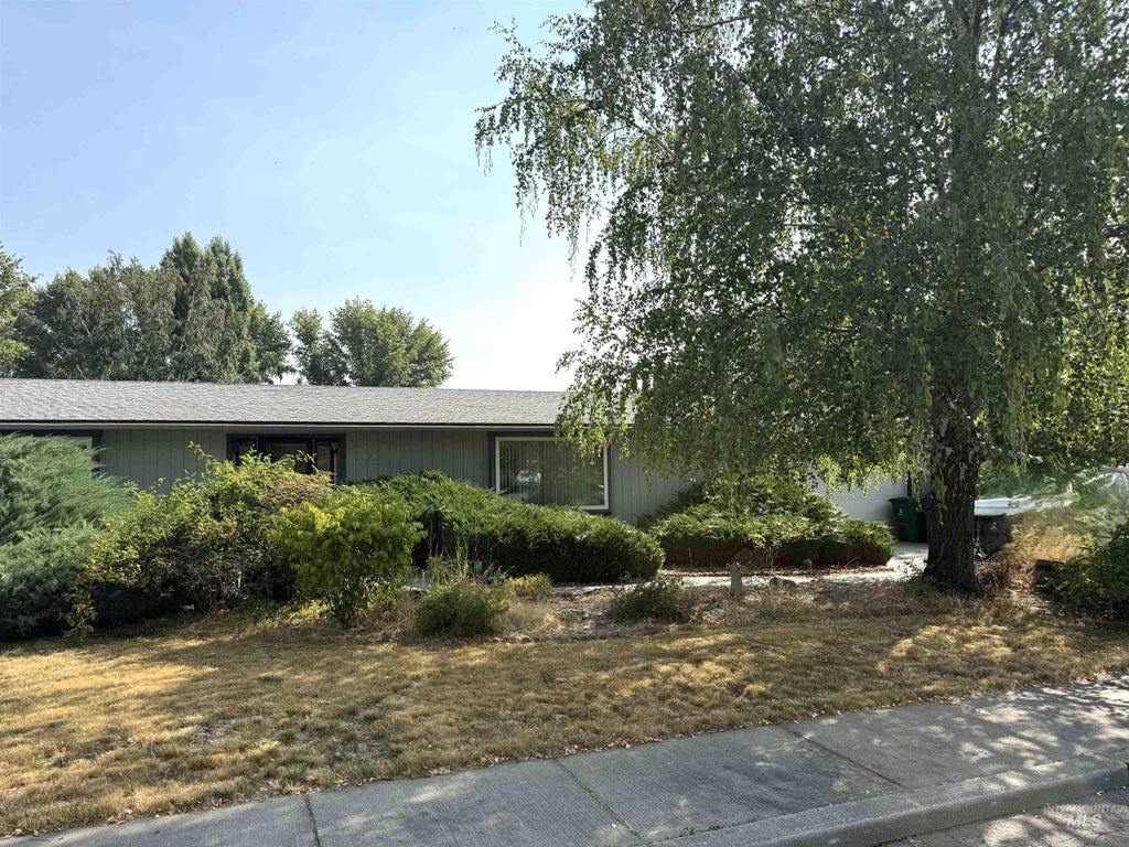 Photo of 1324 Ponderosa DR, Moscow, ID 83843 (MLS # 98996164)