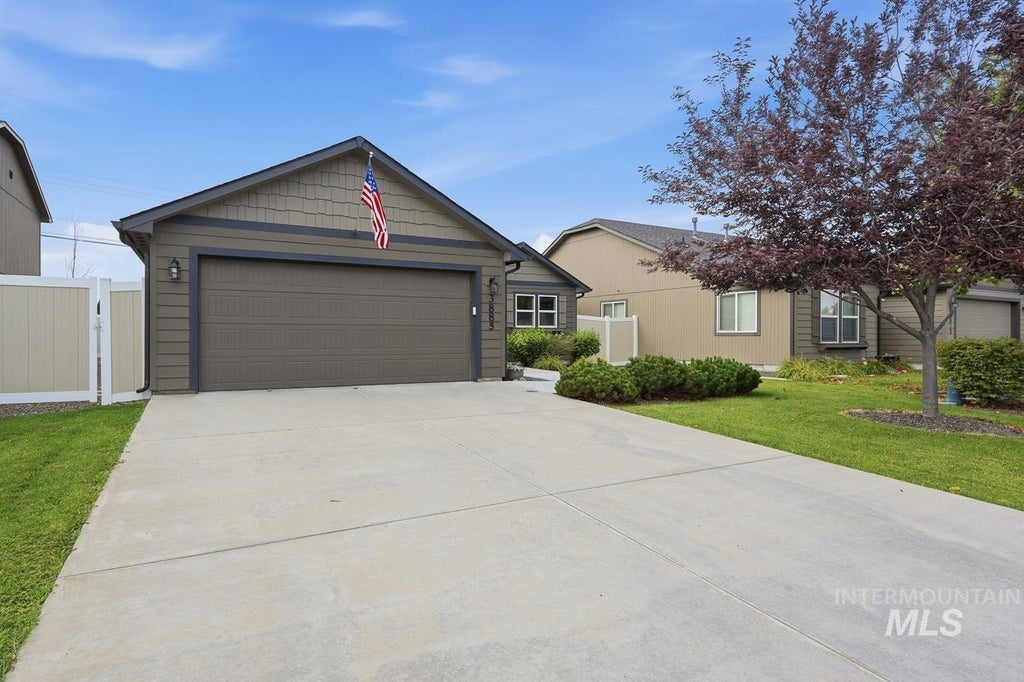 Photo of 3885 S Windy Ridge Dr, Nampa, ID 83686 (MLS # 98997579)