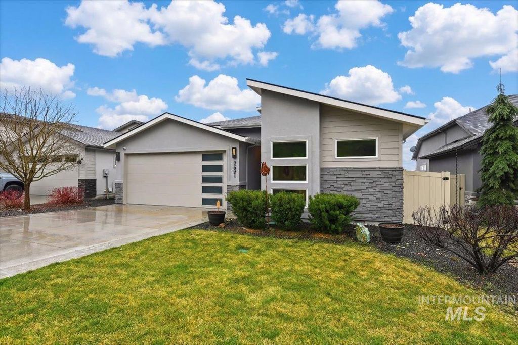 Photo of 7691 W Hill Rd, Boise, ID 83714 (MLS # 98976918)