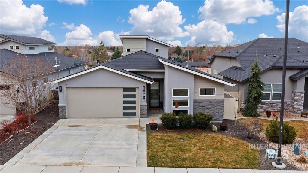 Photo of 7691 W Hill Rd, Boise, ID 83714 (MLS # 98976918)