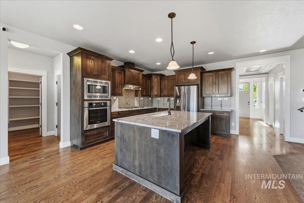 Photo of 432 W Broderick DR, Meridian, ID 83646 (MLS # 98986381)