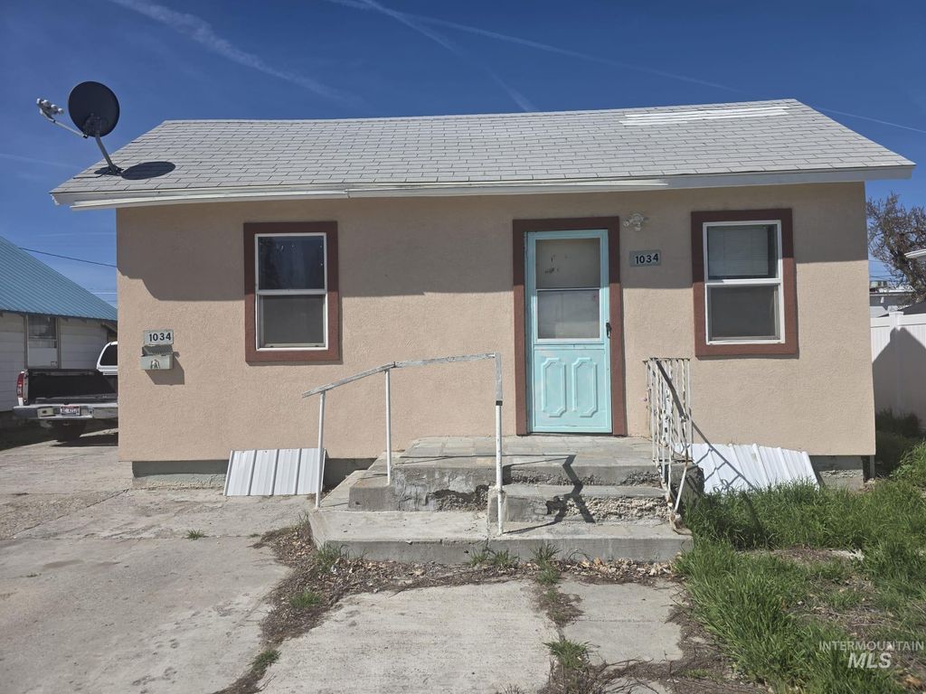 Photo of 1034 Almo Ave, Burley, ID 83318 (MLS # 98981100)