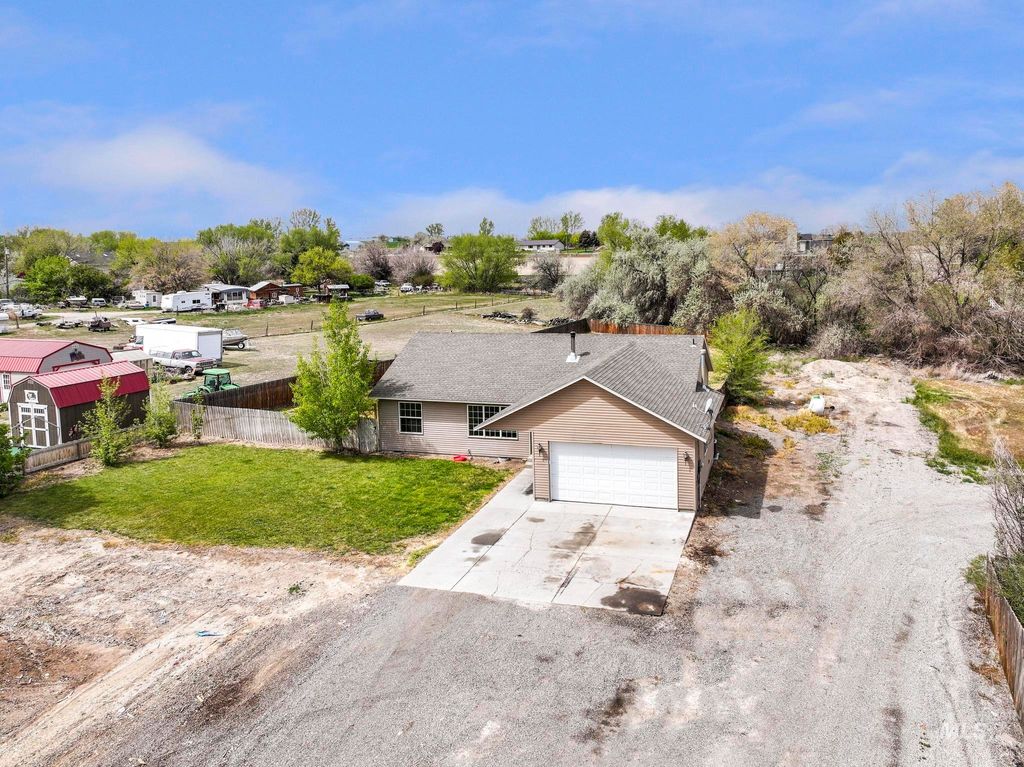 Photo of 3775 N 2400 E, Filer, ID 83328 (MLS # 98984540)