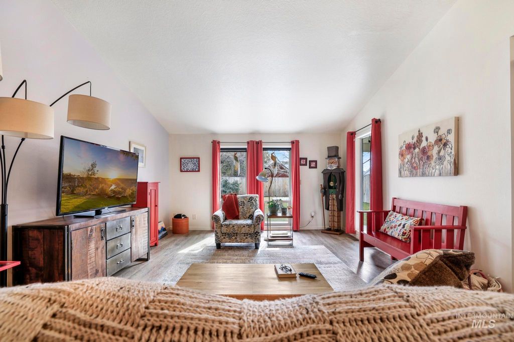 Photo of 198 Meadows Lane, Twin Falls, ID 83301 (MLS # 98976777)