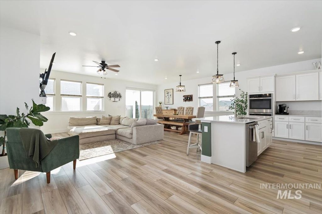 Photo of 14361 Fractus Dr, Caldwell, ID 83607 (MLS # 98972295)