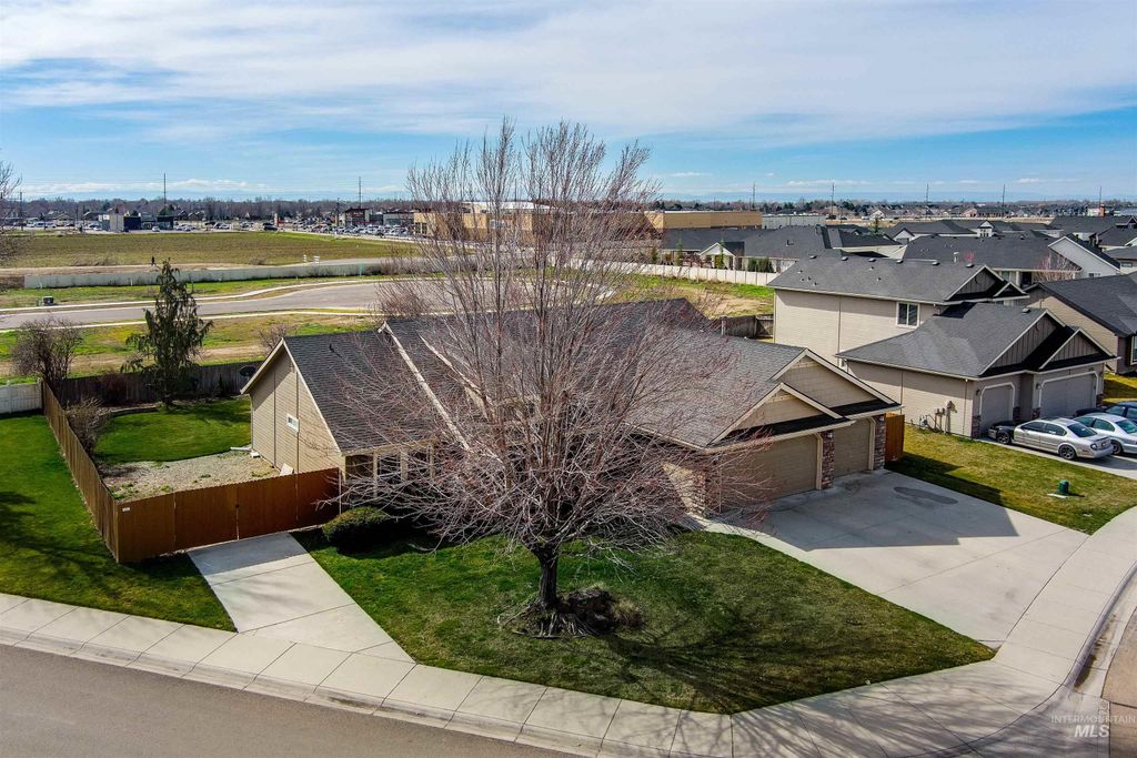 Photo of 11677 W Gambrell St, Star, ID 83669 (MLS # 98977032)