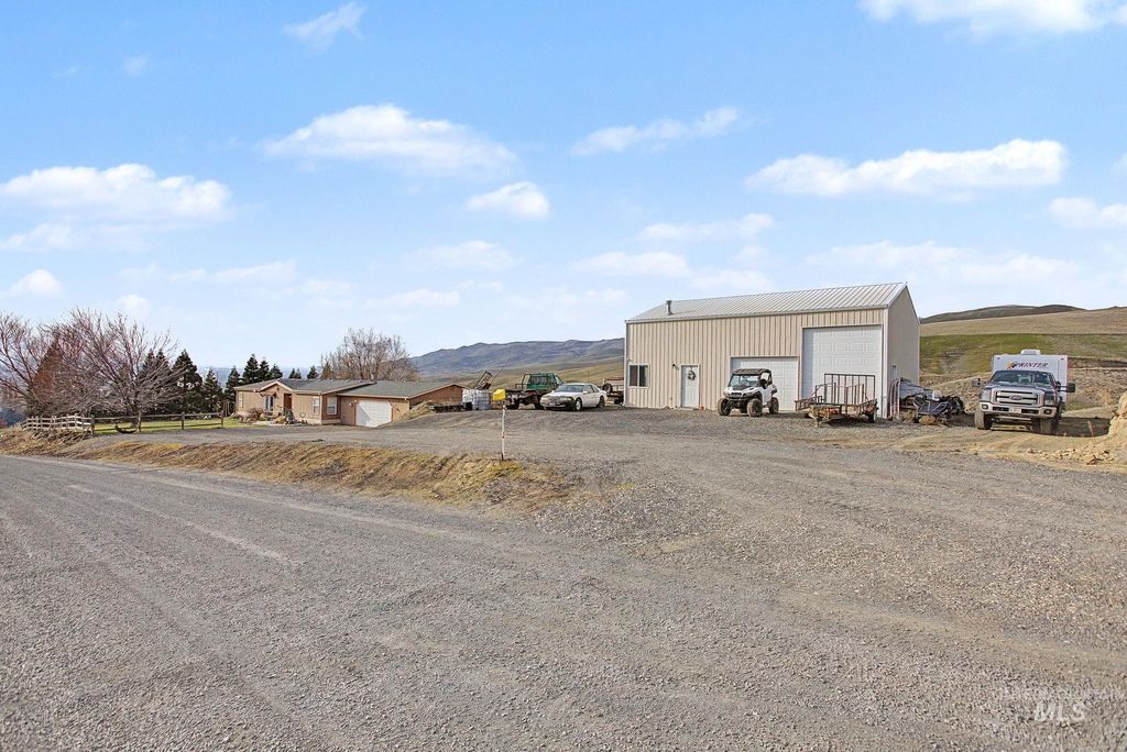Photo of 16310 Bramble Lane, Lewiston, ID 83501 (MLS # 98974956)