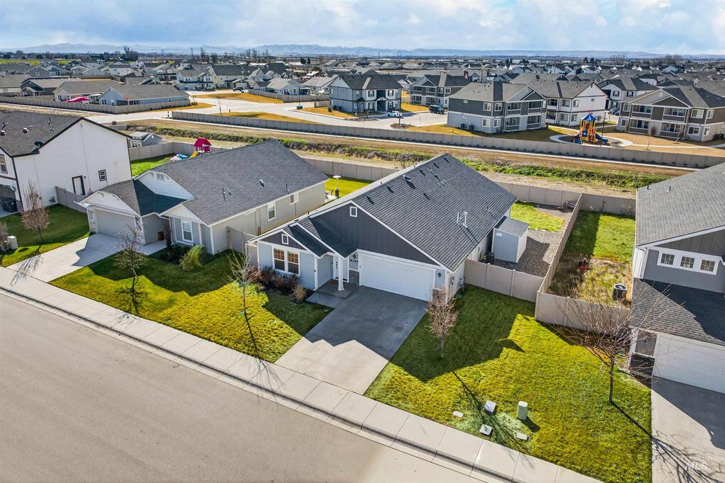 Photo of 19397 Red Eagle Way, Caldwell, ID 83605 (MLS # 98974479)