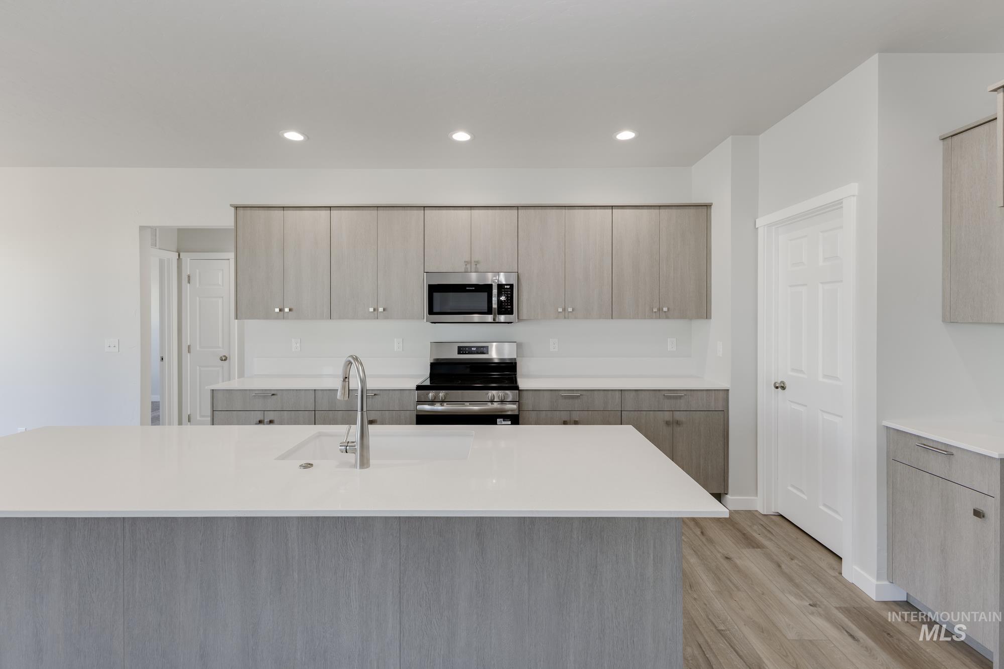 702 W Striped Owl St