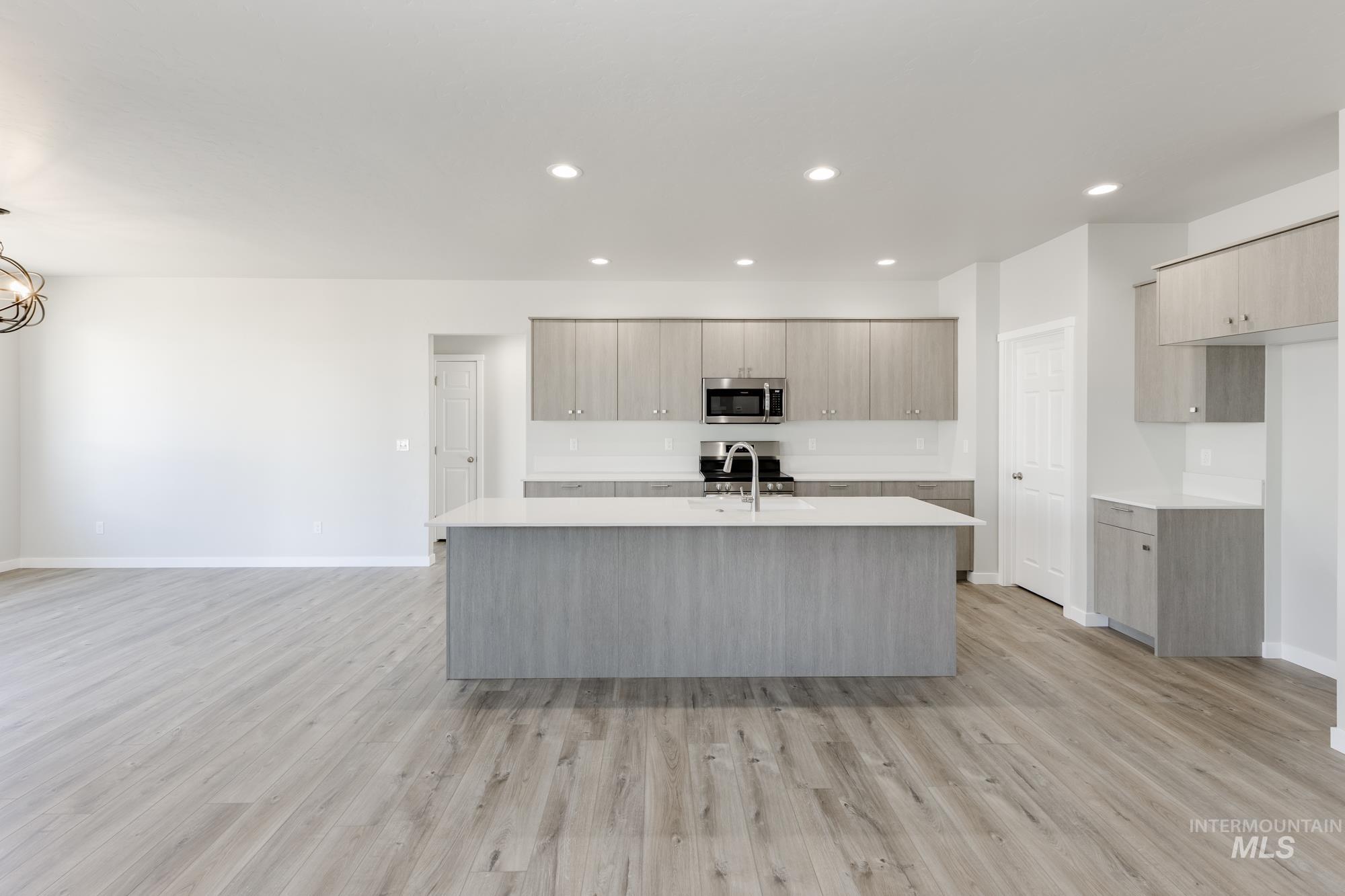 702 W Striped Owl St