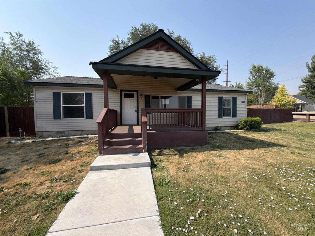 Photo of 4228 Happy Valley Rd, Nampa, ID 83686 (MLS # 98996375)