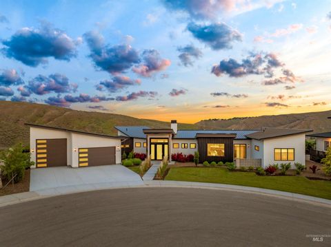 4135 N Hawkeye Pl Boise ID 83703