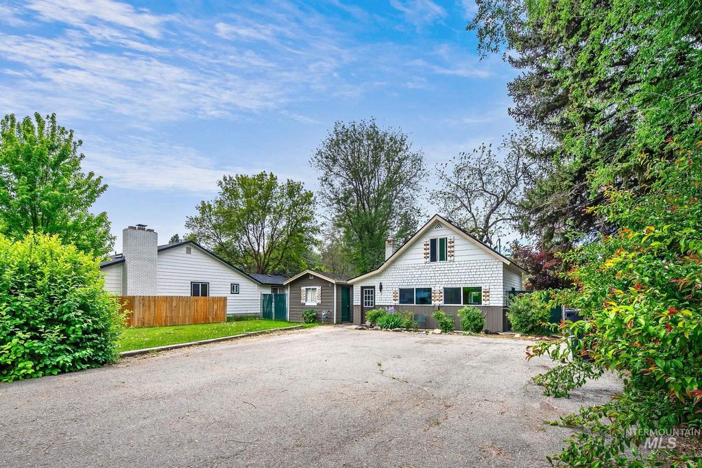 Photo of 2613 N N. Woody Dr, Boise, ID 83703 (MLS # 98985747)