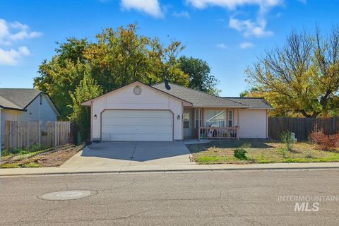 Photo of 321 E Dooley Ln, Nampa, ID 83686 (MLS # 98965391)