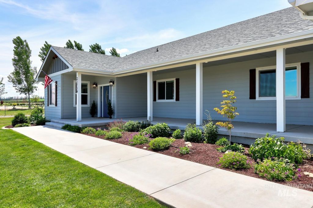 Photo of 21739 Ustick Rd, Caldwell, ID 83607 (MLS # 98987436)