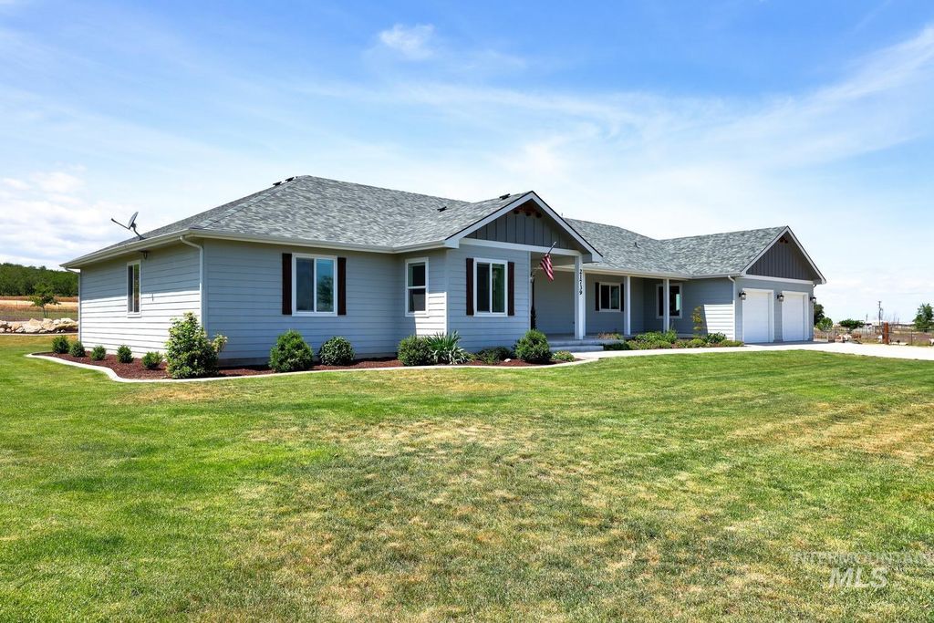 Photo of 21739 Ustick Rd, Caldwell, ID 83607 (MLS # 98987436)