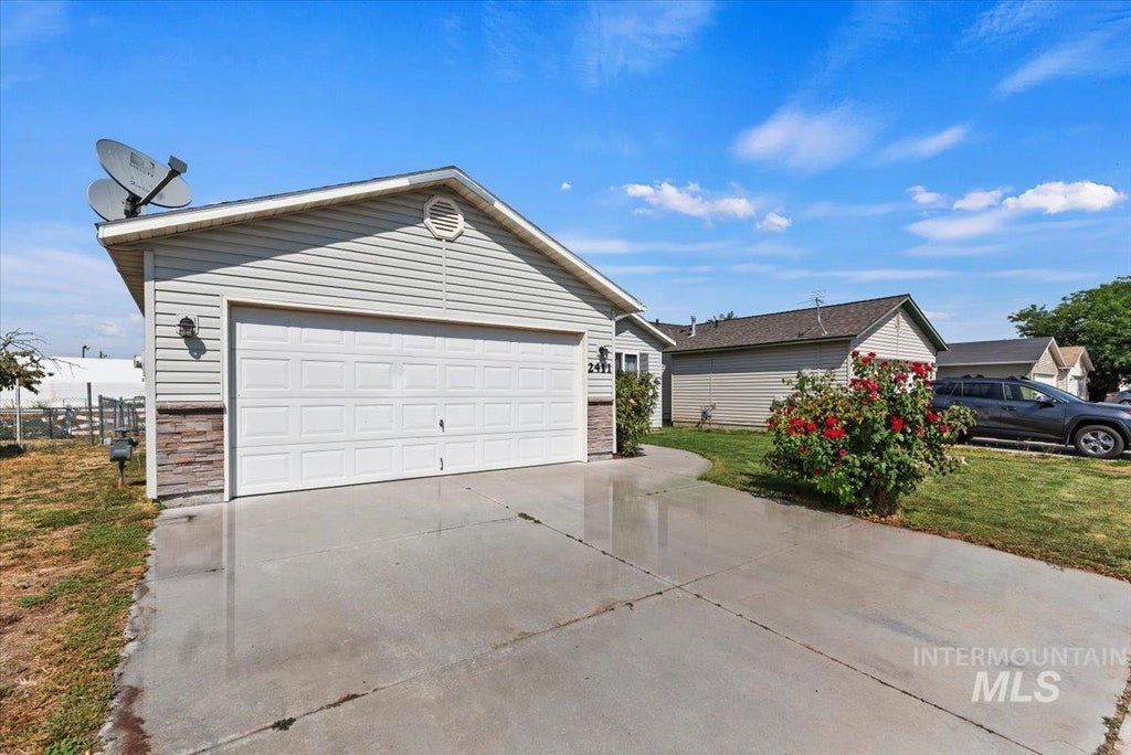 Photo of 2411 Gosling Street, Caldwell, ID 83605 (MLS # 98998643)