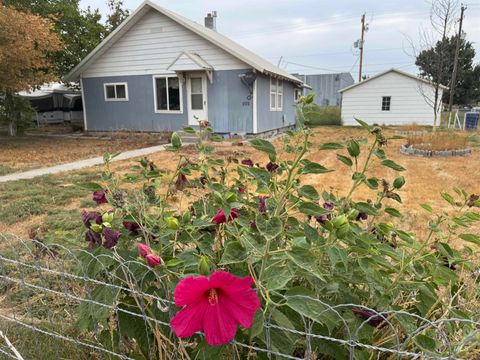 Photo of 202 Midway Street, Filer, ID 83328 (MLS # 98961097)