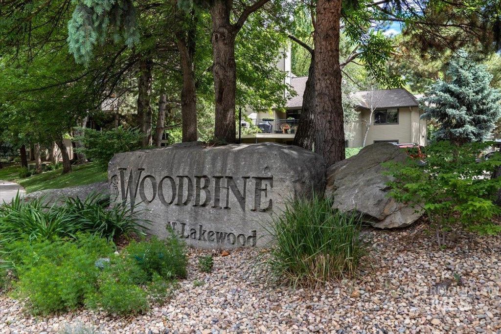 Photo of 3651 S Gekeler Ln #APT 96, Boise, ID 83706 (MLS # 98986226)