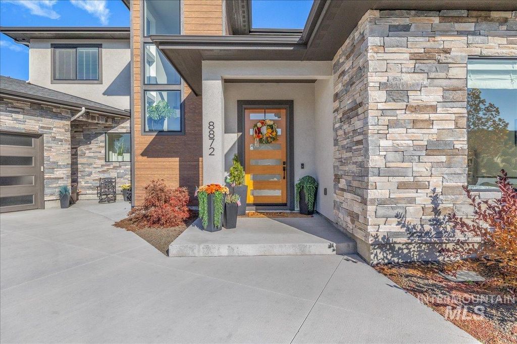 Photo of 8872 W Suttle Lake Dr, Boise, ID 83714 (MLS # 98967313)