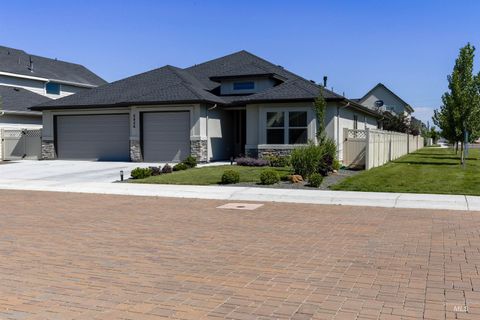 Photo of 3824 W Lesina Dr, Meridian, ID 83646 (MLS # 98979246)