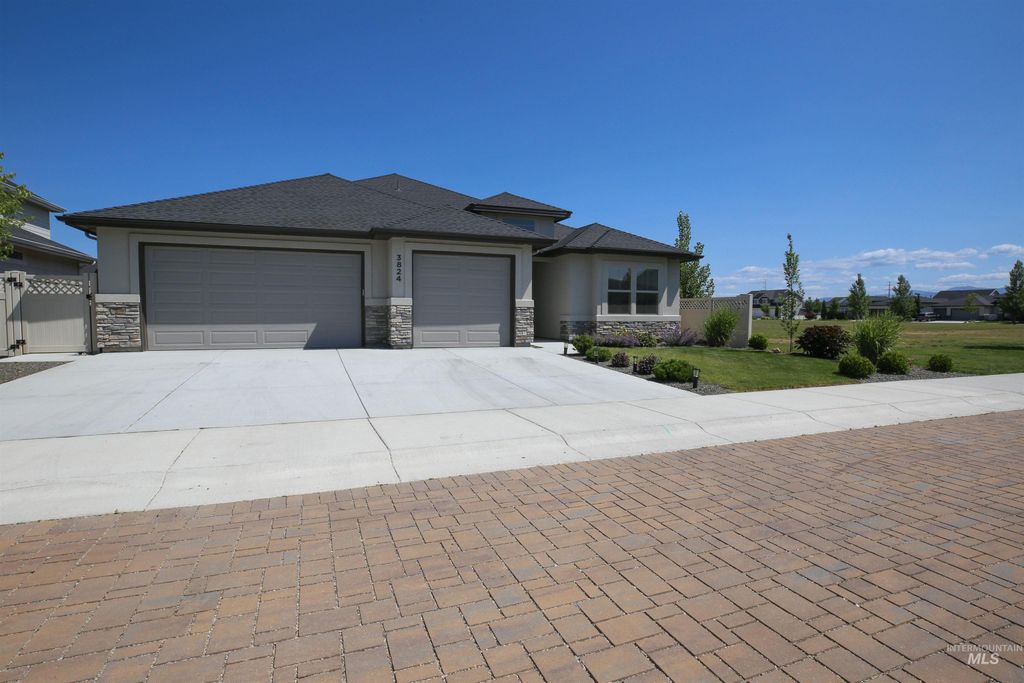 Photo of 3824 W Lesina Dr, Meridian, ID 83646 (MLS # 98979246)