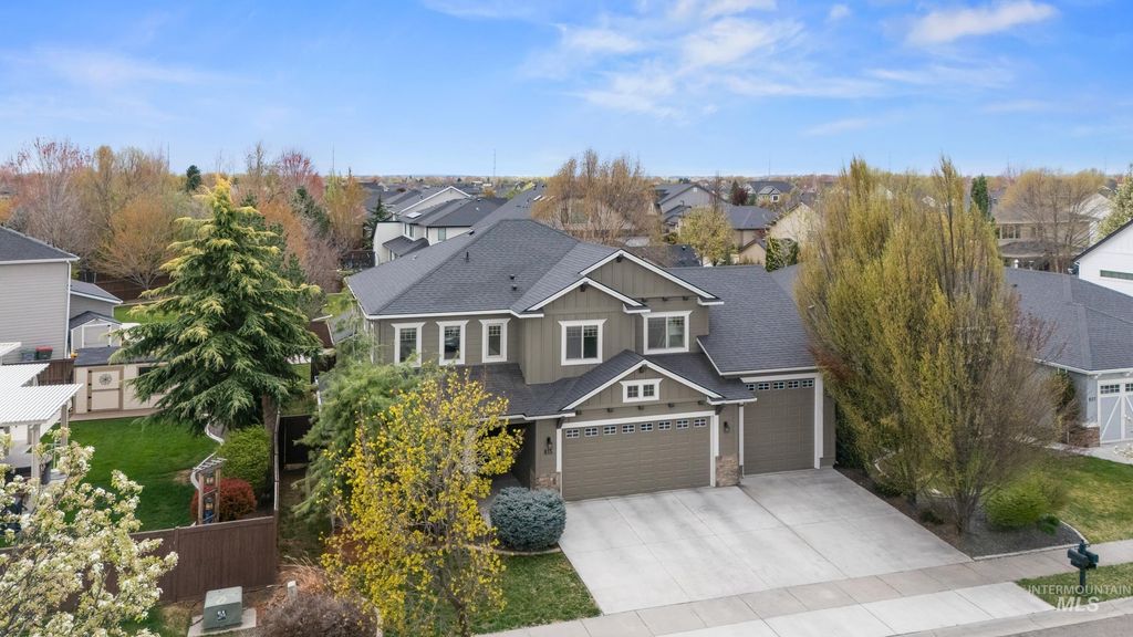 Photo of 815 W Arnaz St, Meridian, ID 83646 (MLS # 98980506)