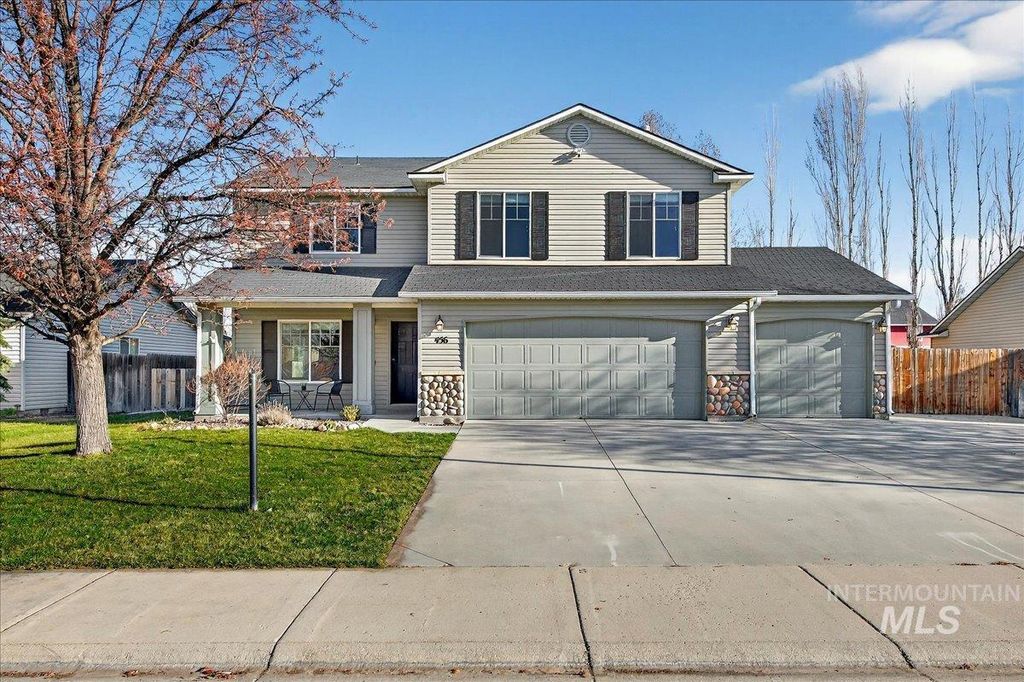 Photo of 456 E Chapparosa Dr, Kuna, ID 83634 (MLS # 98978558)