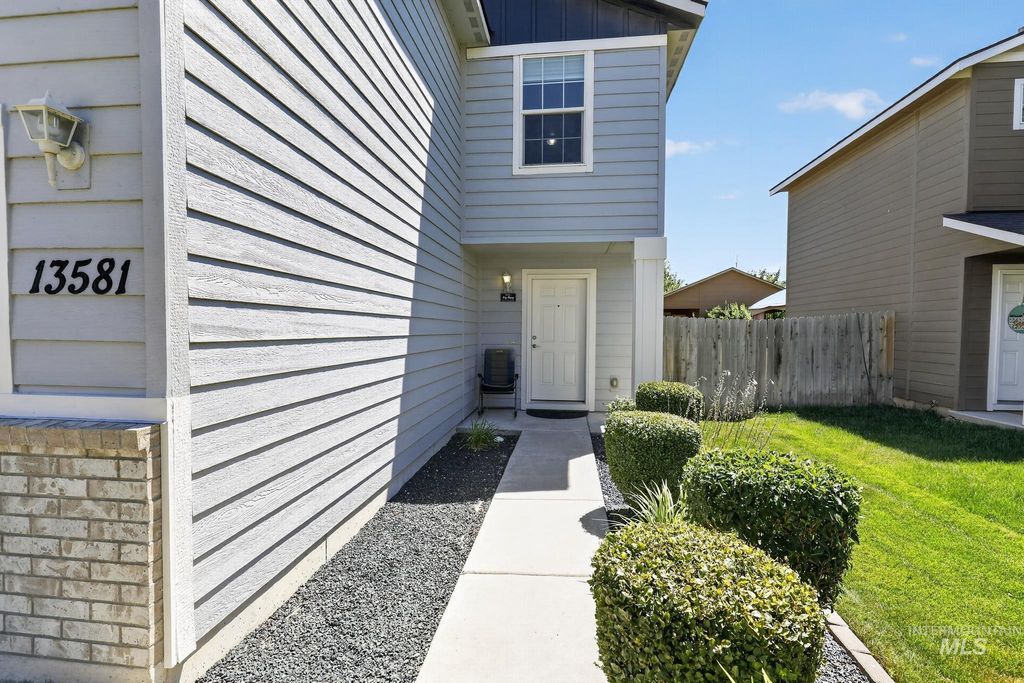 Photo of 13581 Orlando St, Caldwell, ID 83607 (MLS # 98994157)