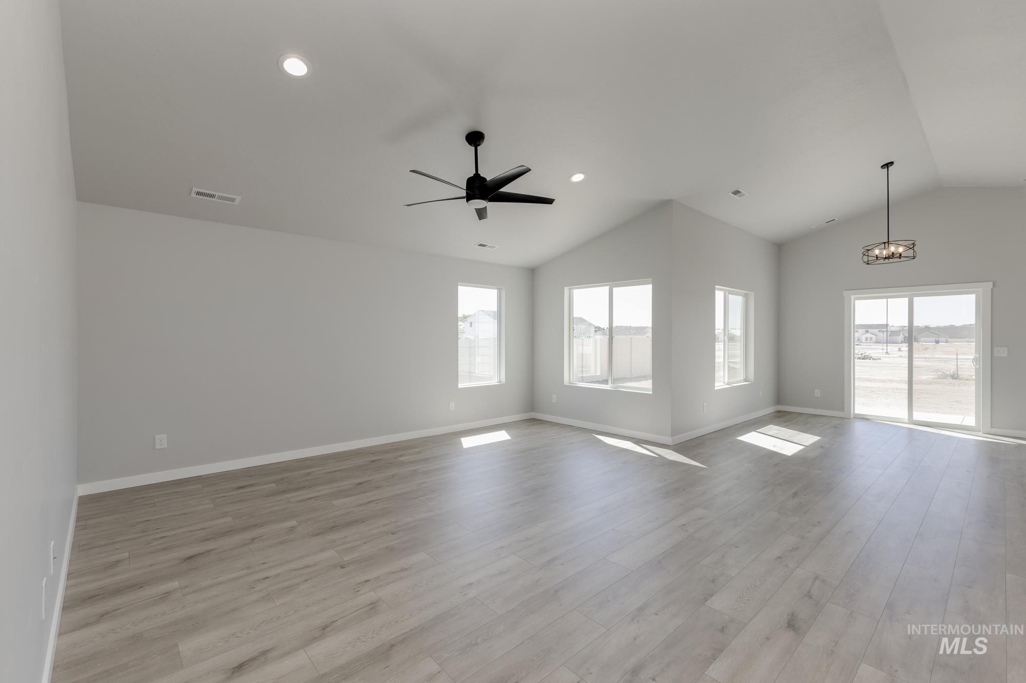 1015 E Perjue Basin Dr