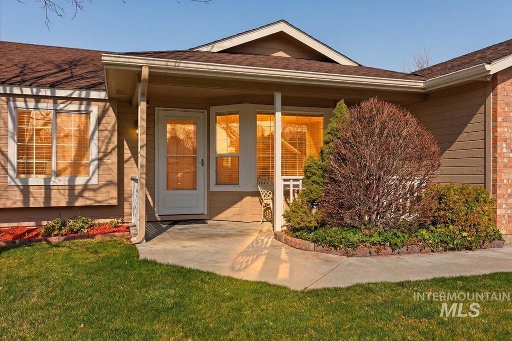 Photo of 3864 E Wormwood Ct, Boise, ID 83716 (MLS # 98977555)