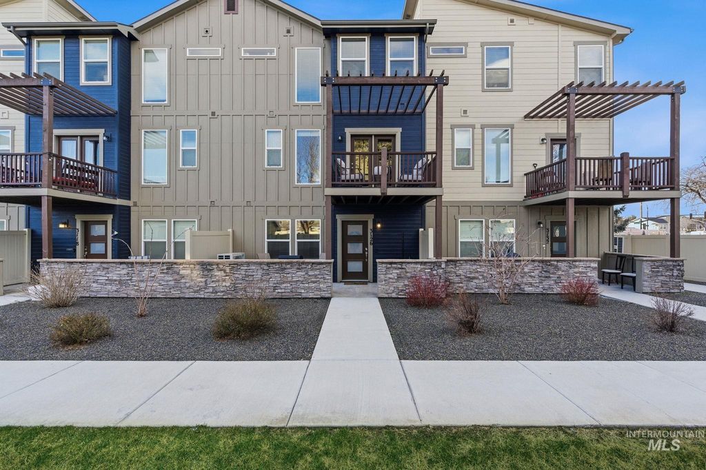 Photo of 3126 N Network Lane, Boise, ID 83704 (MLS # 98976022)