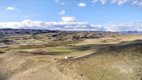 Photo of 1522 Monroe Creek Rd, Weiser, ID 83672 (MLS # 98977547)