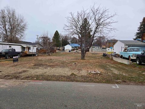 Photo of 214 E Avenue E, Jerome, ID 83338 (MLS # 98961688)