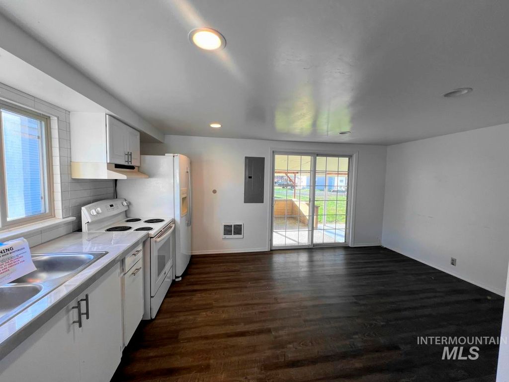 Photo of 1830 Columbia Street, Pomeroy, WA 99347 (MLS # 98971315)