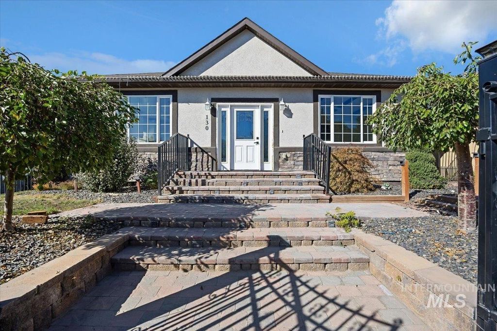 Photo of 130 E Ave B, Jerome, ID 83338 (MLS # 98964069)